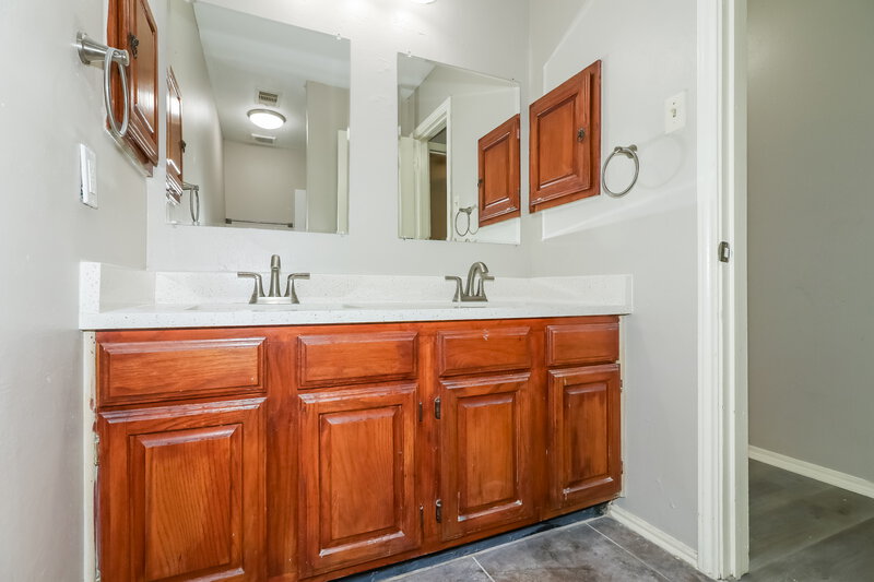 1,750/Mo, 1418 Hunters Park Dr Missouri City, TX 77489 Bathroom View
