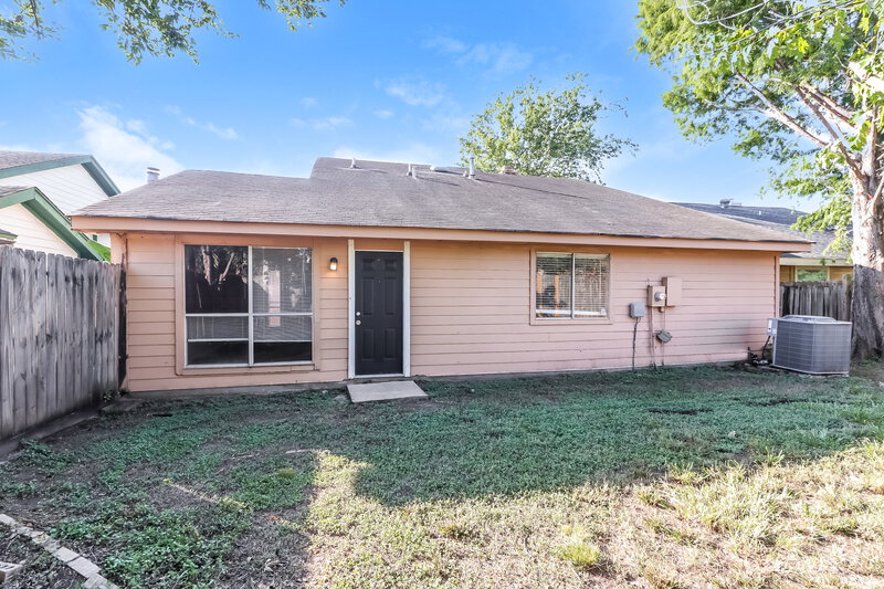1,750/Mo, 1418 Hunters Park Dr Missouri City, TX 77489 Rear View 2