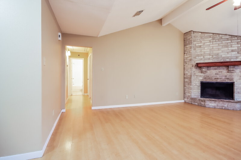 1,775/Mo, 16530 Quail Park Dr Missouri City, TX 77489 Living Room View