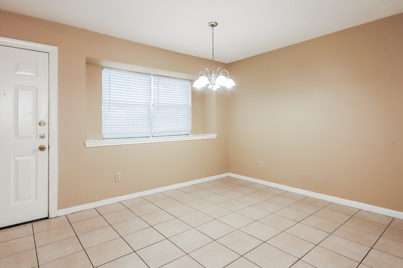 1,775/Mo, 16530 Quail Park Dr Missouri City, TX 77489 Dining Room View 4