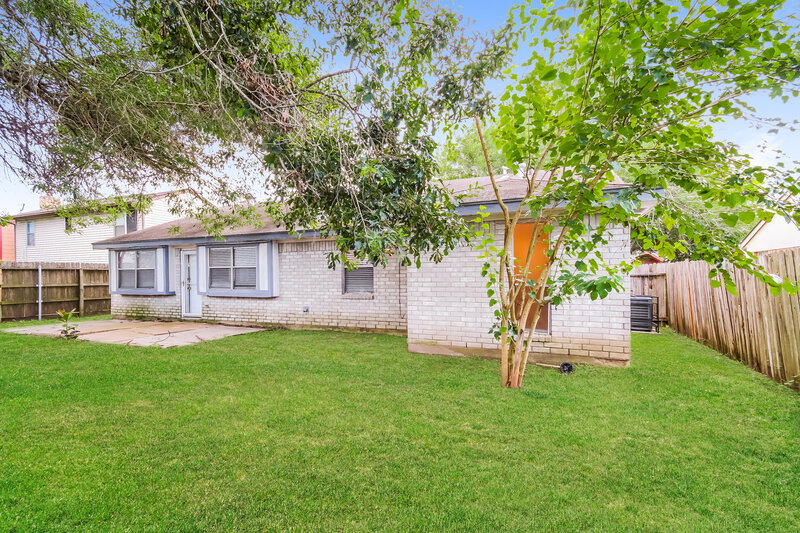 1,775/Mo, 16530 Quail Park Dr Missouri City, TX 77489 Rear View 2