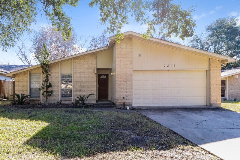 2,120/Mo, 2215 Woodglen Dr Missouri City, TX 77489 External View