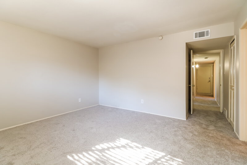 2,120/Mo, 2215 Woodglen Dr Missouri City, TX 77489 Main Bedroom View