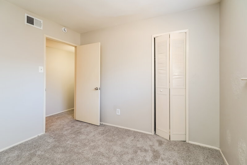 2,120/Mo, 2215 Woodglen Dr Missouri City, TX 77489 Bedroom View