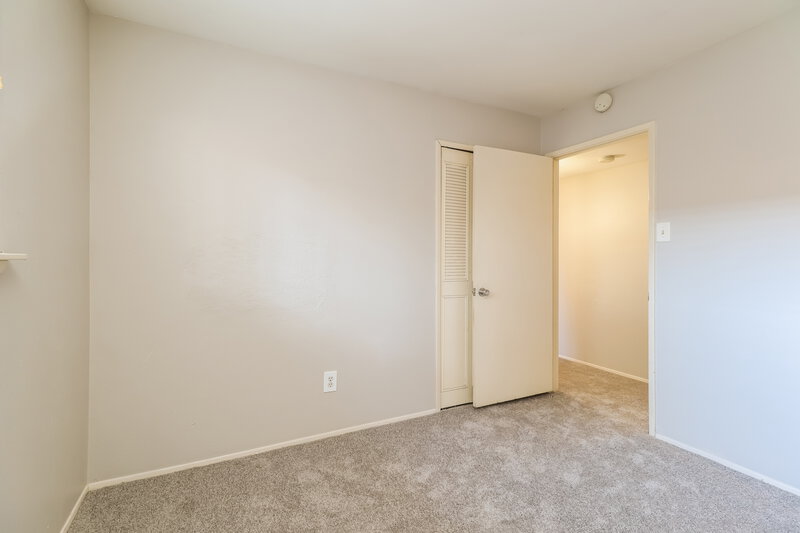 2,120/Mo, 2215 Woodglen Dr Missouri City, TX 77489 Bedroom View 2