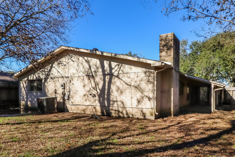 2,120/Mo, 2215 Woodglen Dr Missouri City, TX 77489 Rear View