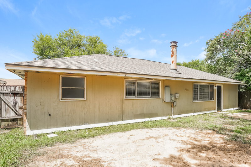 1,790/Mo, 8403 Quail Burg Ln Missouri City, TX 77489 Rear View