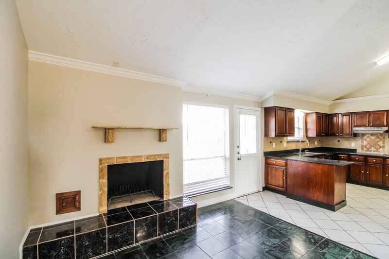 1,665/Mo, 15102 Four Winds Dr Missouri City, TX 77489 Family Room View 2