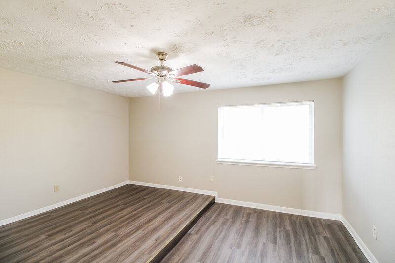 1,665/Mo, 15102 Four Winds Dr Missouri City, TX 77489 Main Bedroom View