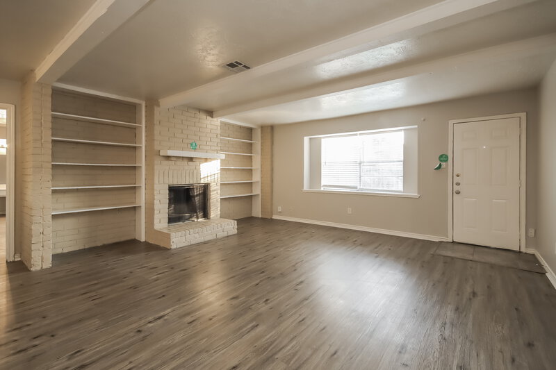 1,645/Mo, 15819 Pinwood Dr Missouri City, TX 77489 Living Room View 2