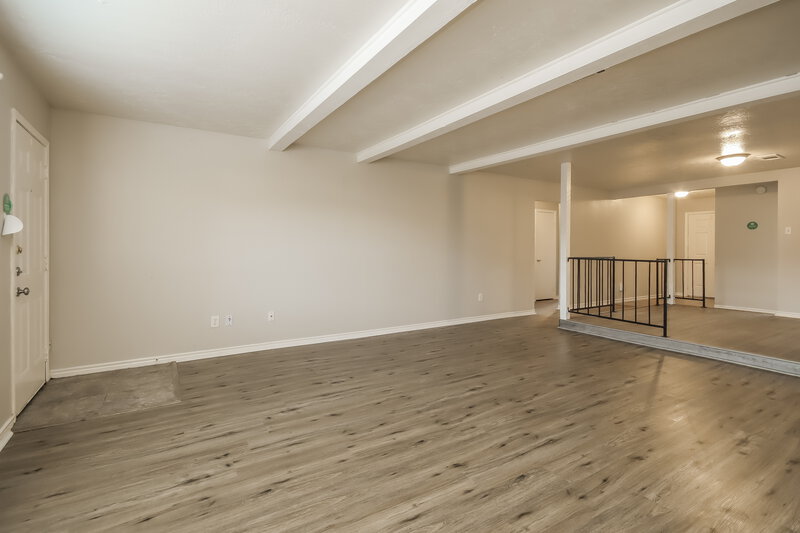 1,645/Mo, 15819 Pinwood Dr Missouri City, TX 77489 Living Room View 3