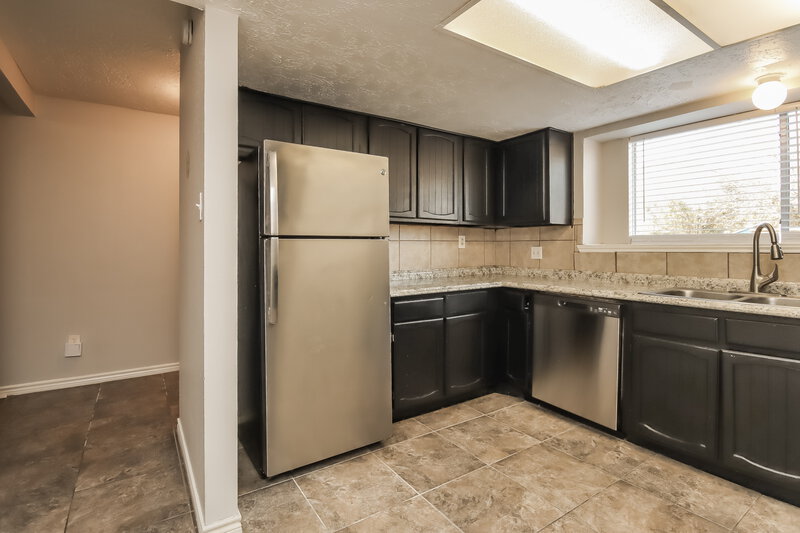 1,645/Mo, 15819 Pinwood Dr Missouri City, TX 77489 Kitchen View