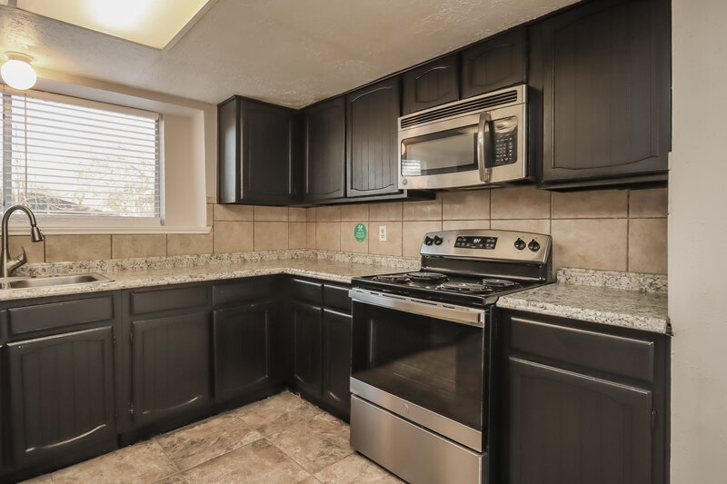 1,645/Mo, 15819 Pinwood Dr Missouri City, TX 77489 Kitchen View 2