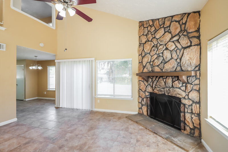 1,805/Mo, 7450 W Fuqua Dr Missouri City, TX 77489 Living Room View 2