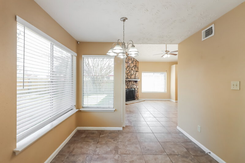 1,805/Mo, 7450 W Fuqua Dr Missouri City, TX 77489 Dining Room View