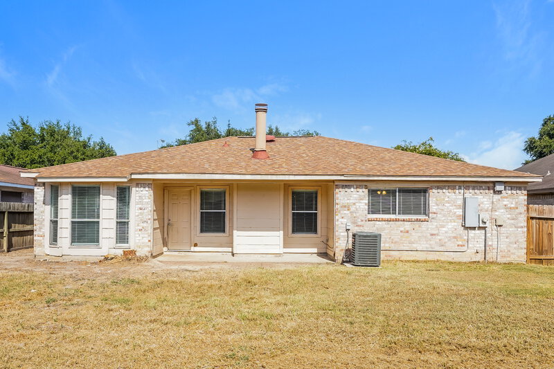 1,720/Mo, 2515 Village Circle Dr Katy, TX 77493 Rear View