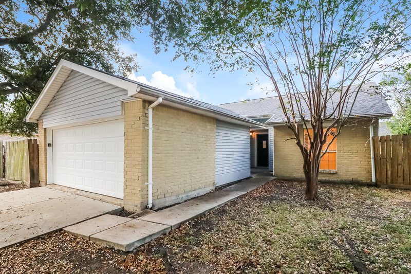 1,650/Mo, 10003 Tahoka Ln Sugar Land, TX 77498 Front View