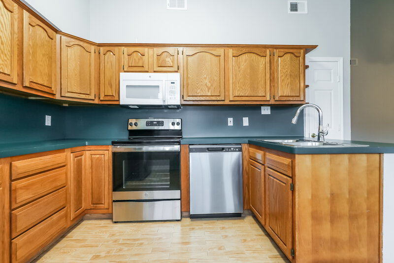 1,650/Mo, 10003 Tahoka Ln Sugar Land, TX 77498 Kitchen View 2