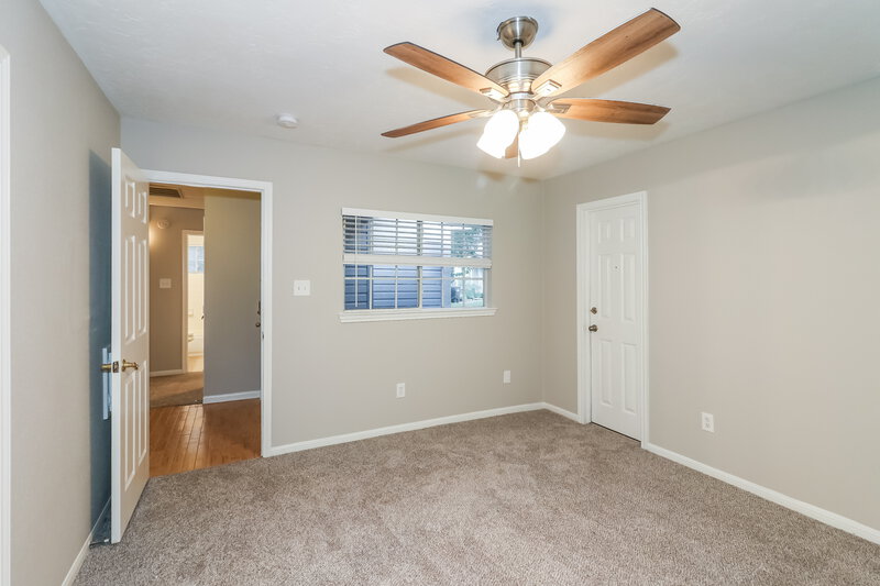 1,650/Mo, 10003 Tahoka Ln Sugar Land, TX 77498 Main Bedroom View