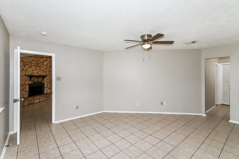 1,840/Mo, 10111 King Ranch Ln Sugar Land, TX 77498 Main Bedroom View