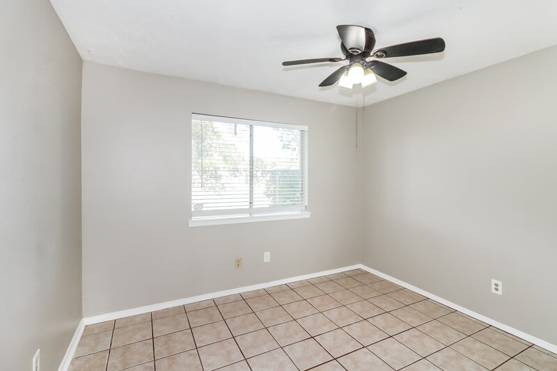 1,840/Mo, 10111 King Ranch Ln Sugar Land, TX 77498 Bedroom View 2