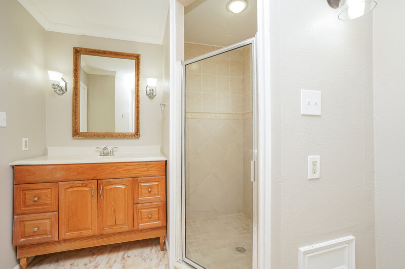 1,965/Mo, 10234 Rancho Bernardo Ln Sugar Land, TX 77498 Main Bathroom View