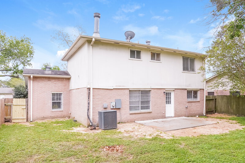 1,965/Mo, 10234 Rancho Bernardo Ln Sugar Land, TX 77498 Rear View 2