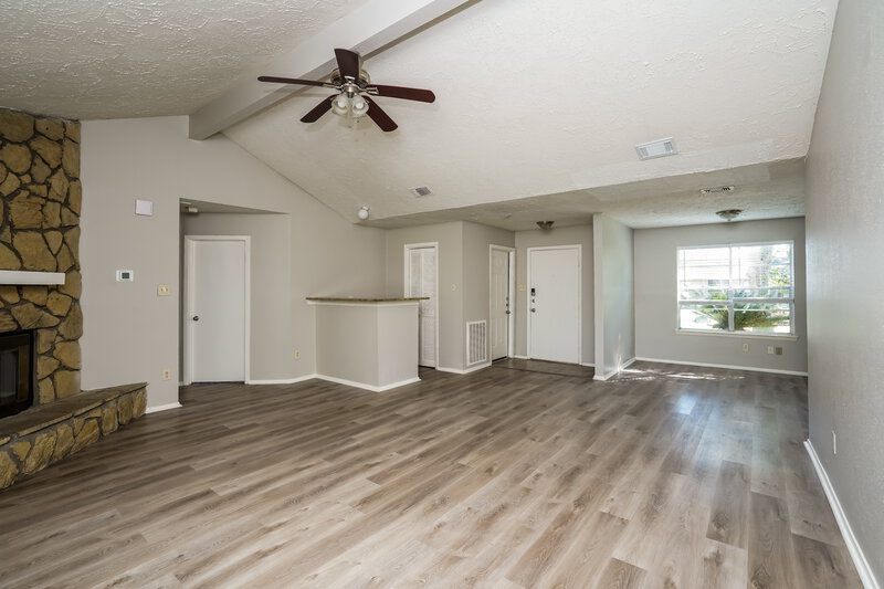 1,785/Mo, 10118 Hollow Canyon Dr Sugar Land, TX 77498 Living Room View 2