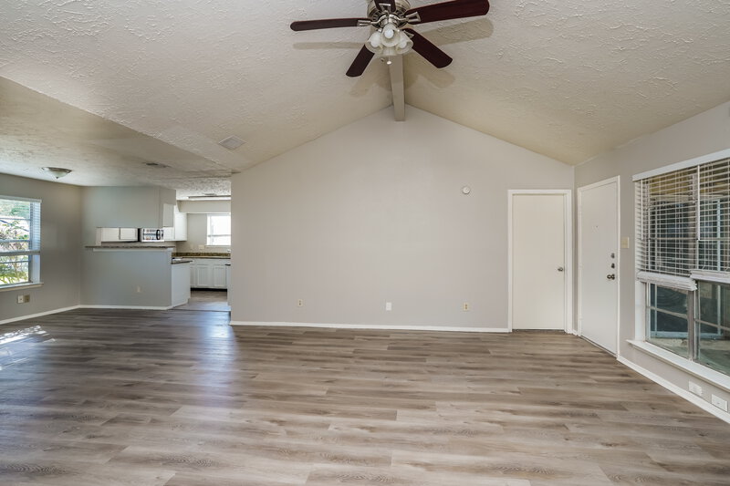 1,785/Mo, 10118 Hollow Canyon Dr Sugar Land, TX 77498 Living Room View 3
