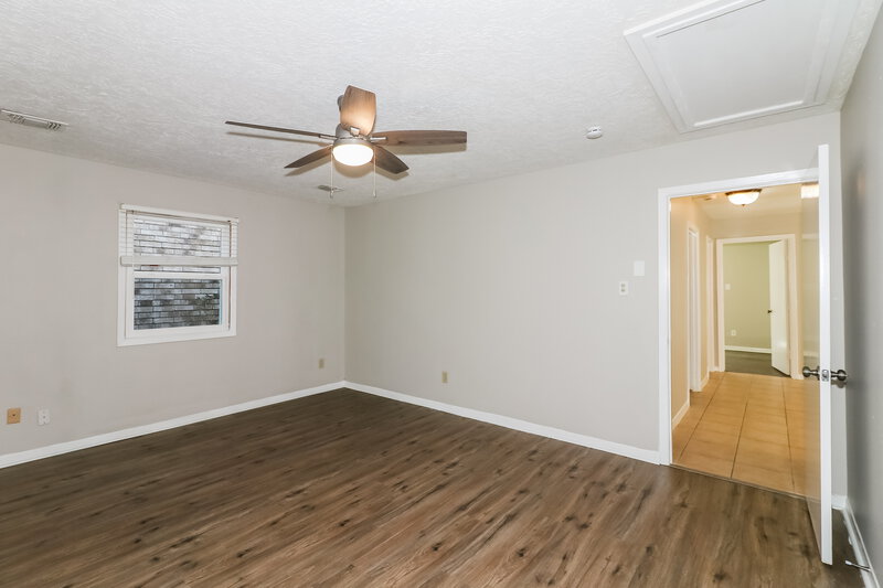 1,640/Mo, 1611 Bodart Circle Houston, TX 77090 Main Bedroom View