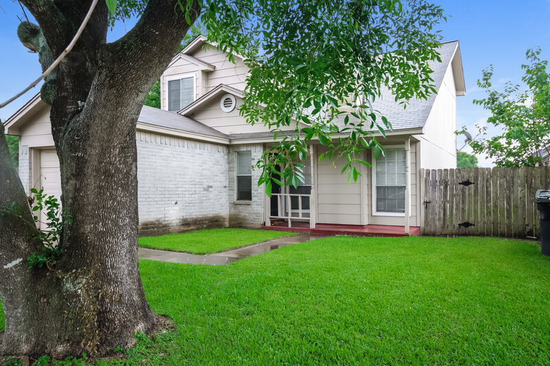 1,775/Mo, 16111 Rosenridge Dr Houston, TX 77053 Front View
