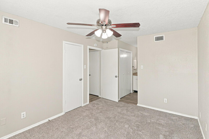 1,690/Mo, 16111 Rosenridge Dr Houston, TX 77053 Primary Bedroom View 2