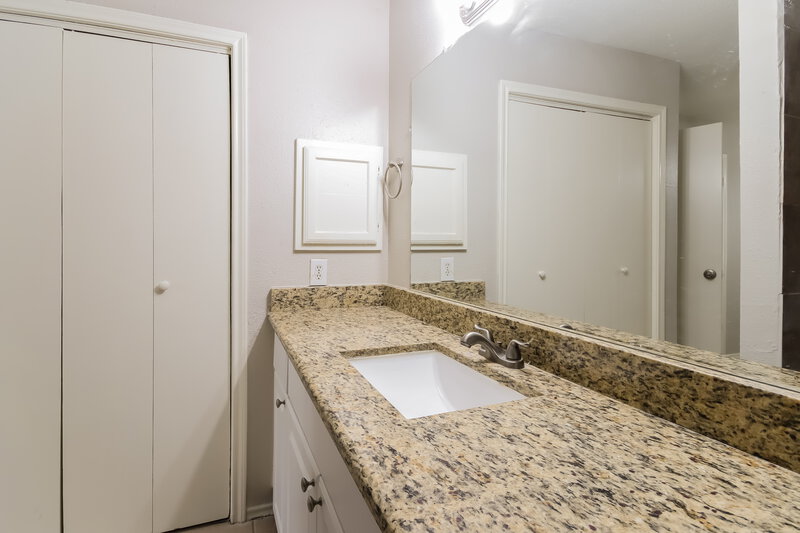 1,550/Mo, 16111 Rosenridge Dr Houston, TX 77053 Misc View 12