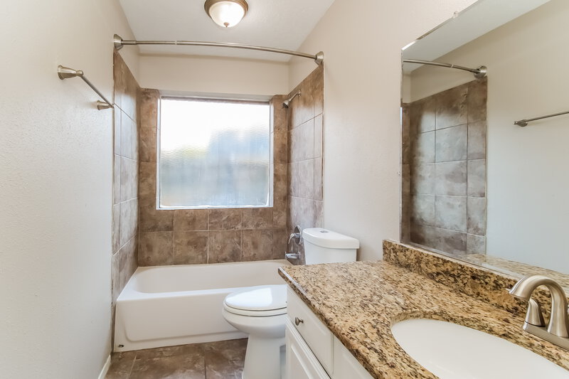 1,595/Mo, 3642 Storm Creek Dr Houston, TX 77088 Bathroom View