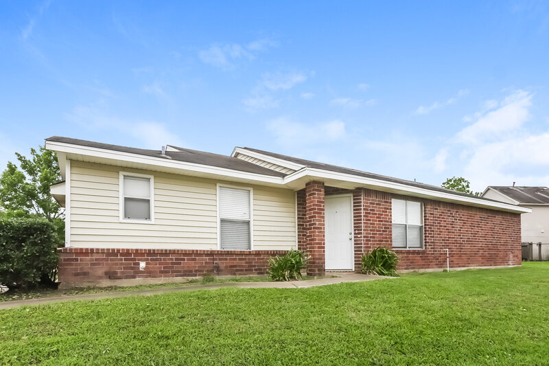 1,560/Mo, 7706 Ellis Dr Missouri City, TX 77489 Front View 2