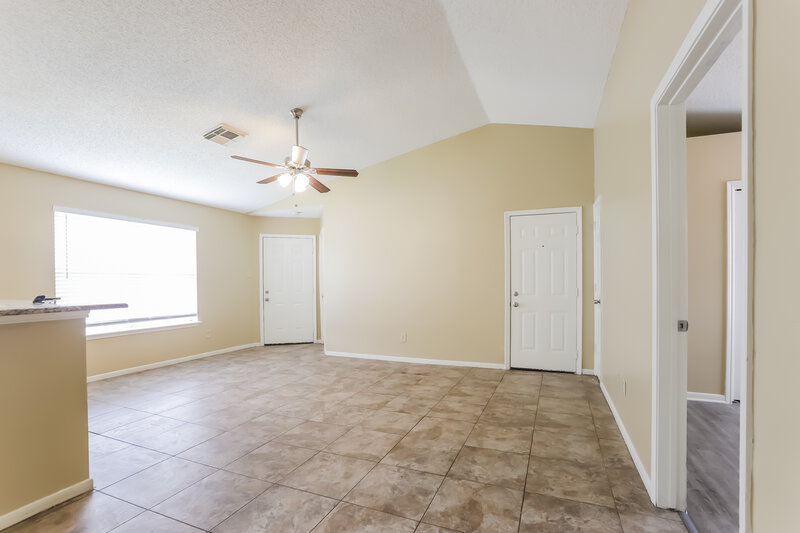 1,560/Mo, 7706 Ellis Dr Missouri City, TX 77489 Living Room View 2
