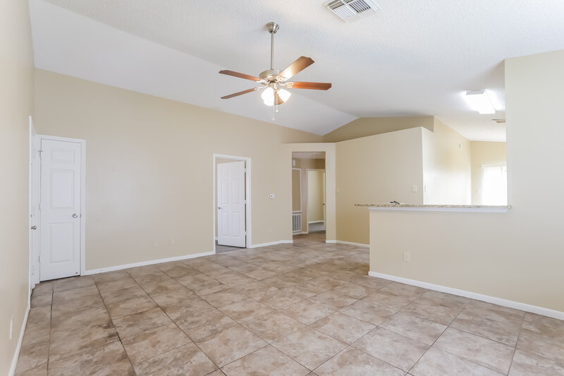 1,560/Mo, 7706 Ellis Dr Missouri City, TX 77489 Family Room View