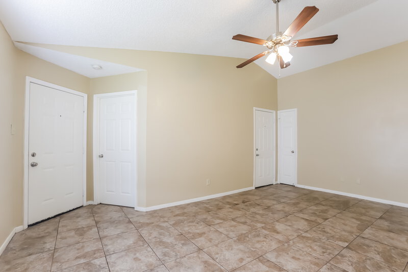 1,560/Mo, 7706 Ellis Dr Missouri City, TX 77489 Family Room View 2