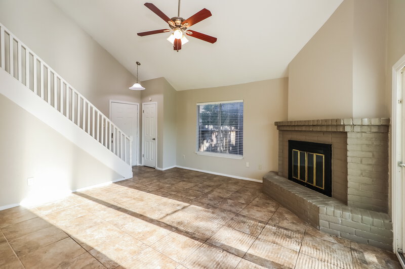 1,655/Mo, 16202 Canaridge Dr Houston, TX 77053 Living Room View