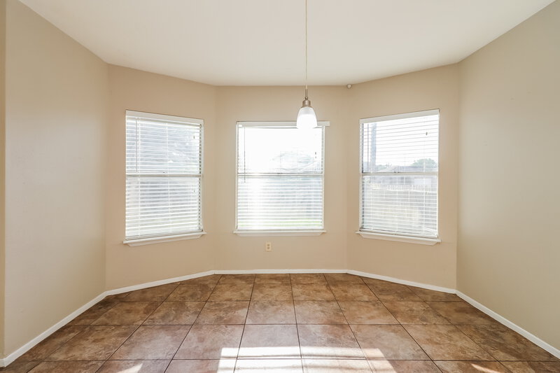 1,655/Mo, 16202 Canaridge Dr Houston, TX 77053 Dining Room View