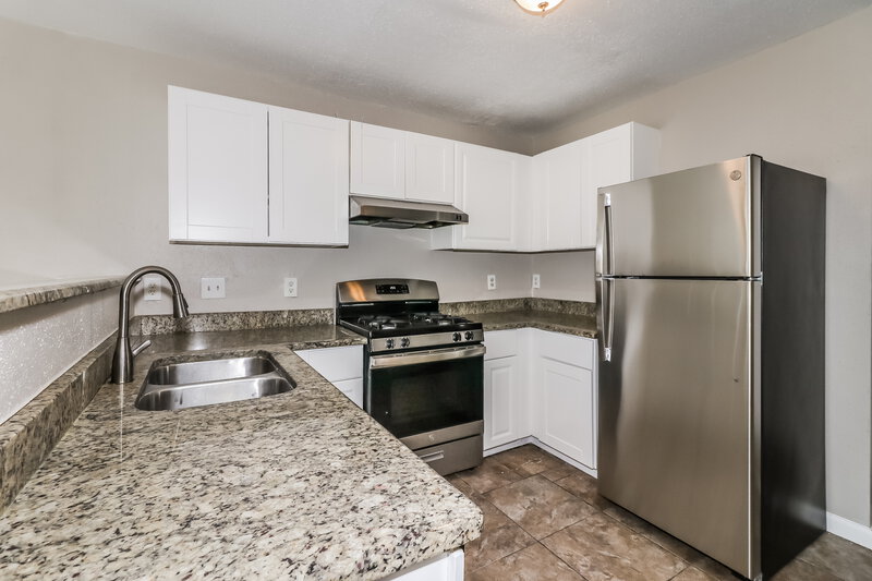 1,670/Mo, 16202 Samoa Way Houston, TX 77053 Kitchen View