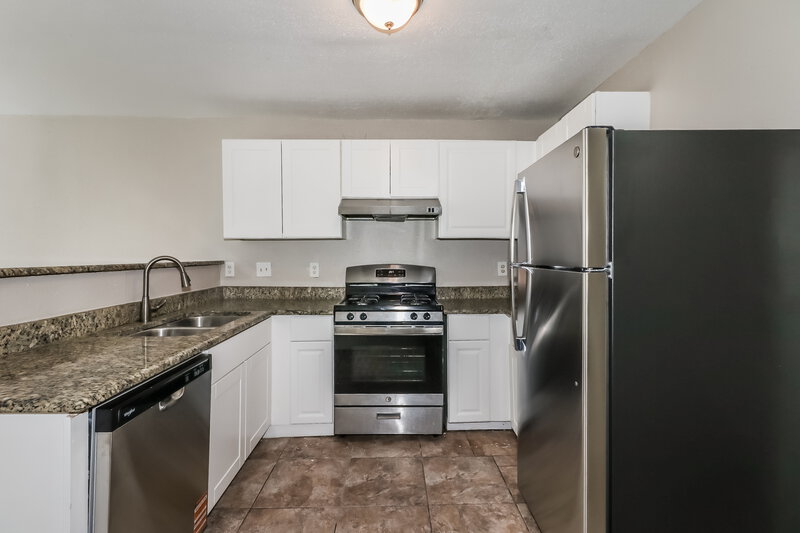 1,670/Mo, 16202 Samoa Way Houston, TX 77053 Kitchen View 2