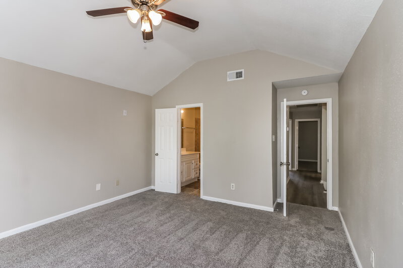 1,670/Mo, 16202 Samoa Way Houston, TX 77053 Main Bedroom View