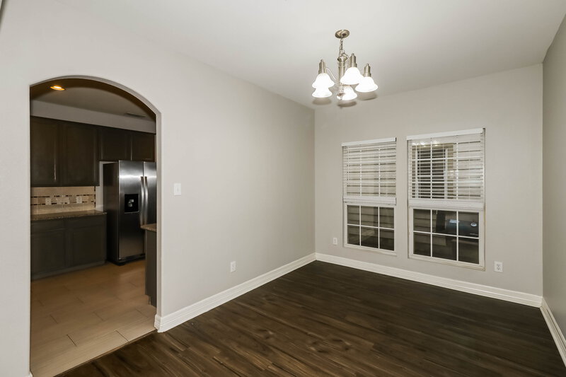2,005/Mo, 7838 Dyer St Houston, TX 77088 Dining Room View