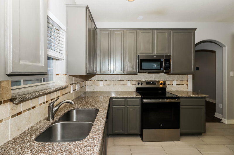 2,005/Mo, 7838 Dyer St Houston, TX 77088 Kitchen View 2