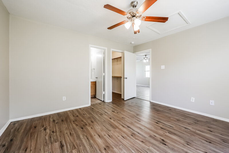 1,680/Mo, 1207 Verde Trails Dr Houston, TX 77073 Main Bedroom View
