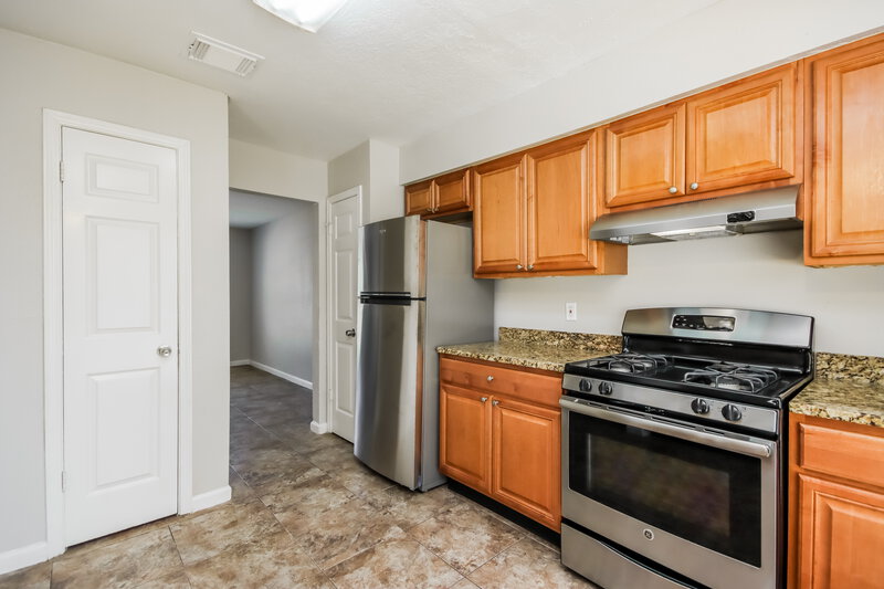 2,305/Mo, 22711 Powell House Ln Katy, TX 77449 Kitchen View 2