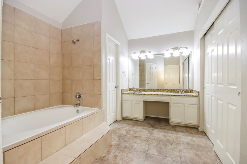 2,305/Mo, 22711 Powell House Ln Katy, TX 77449 Main Bathroom View