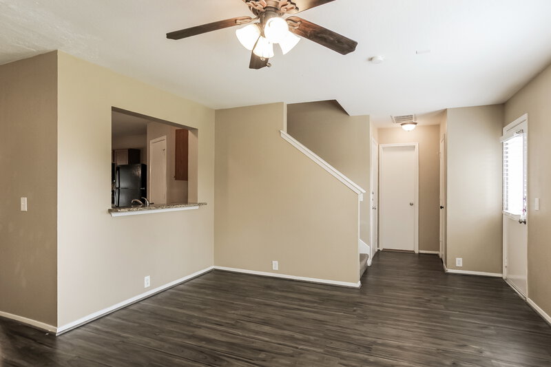 1,875/Mo, 3231 Dartmouth Field Ln Fresno, TX 77545 Living Room View 2