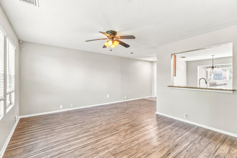 1,750/Mo, 3231 Dartmouth Field Ln Fresno, TX 77545 Living Room View